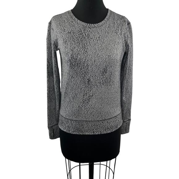 LULULEMON Rush Hour Gray Black Top Crew Neck Thumb Hole Sleeve Performance Sz 2 - Picture 1 of 10